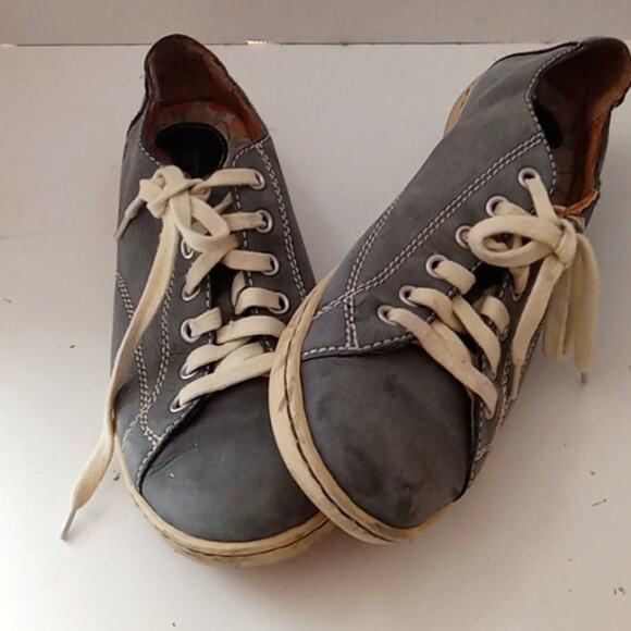 Born Womens Gray Leather Lace Up Low Top Round Toe Sneaker. Size 8 - Picture 1 of 8